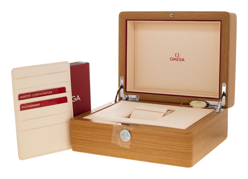 Omega Speedmaster Moonphase 304.33.44.52.03.001